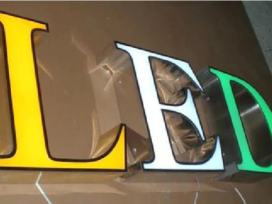 青田介绍LED招牌的基础知识。